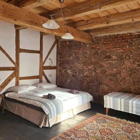 Dom Pod Twierdza Couette-café 3*